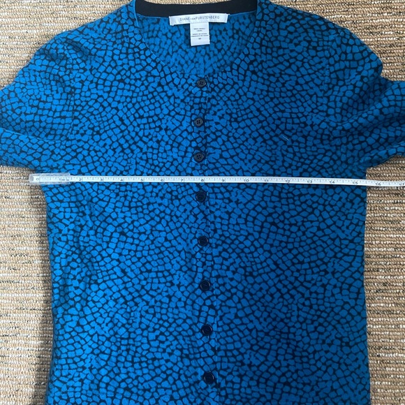 Diane Von Furstenberg sweater size medium - Picture 7 of 9